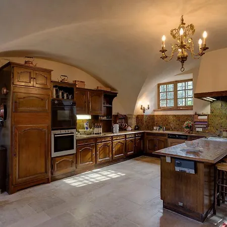 Chateau Sleeps 14 Pool Wifi Vakantiehuis Fontenay-sur-Mer